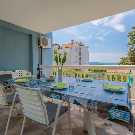 Apartments Podvezanec Crikvenica Exterior photo