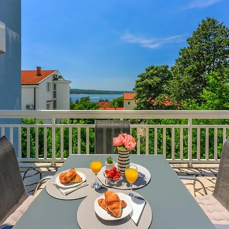 Apartments Podvezanec Crikvenica Exterior photo
