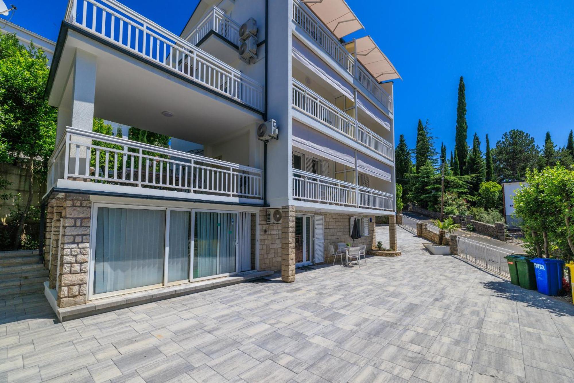 Podvezanec Apartment